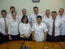 A._Jeerapan_and_Dr_Uayporn_with_the_NP_Management_Team